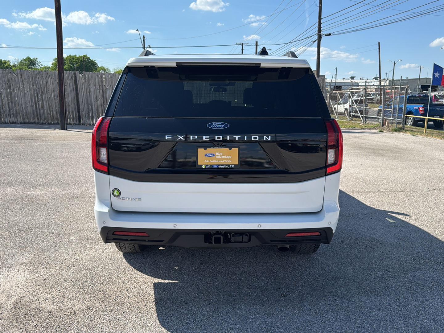 View vehicle photo 6