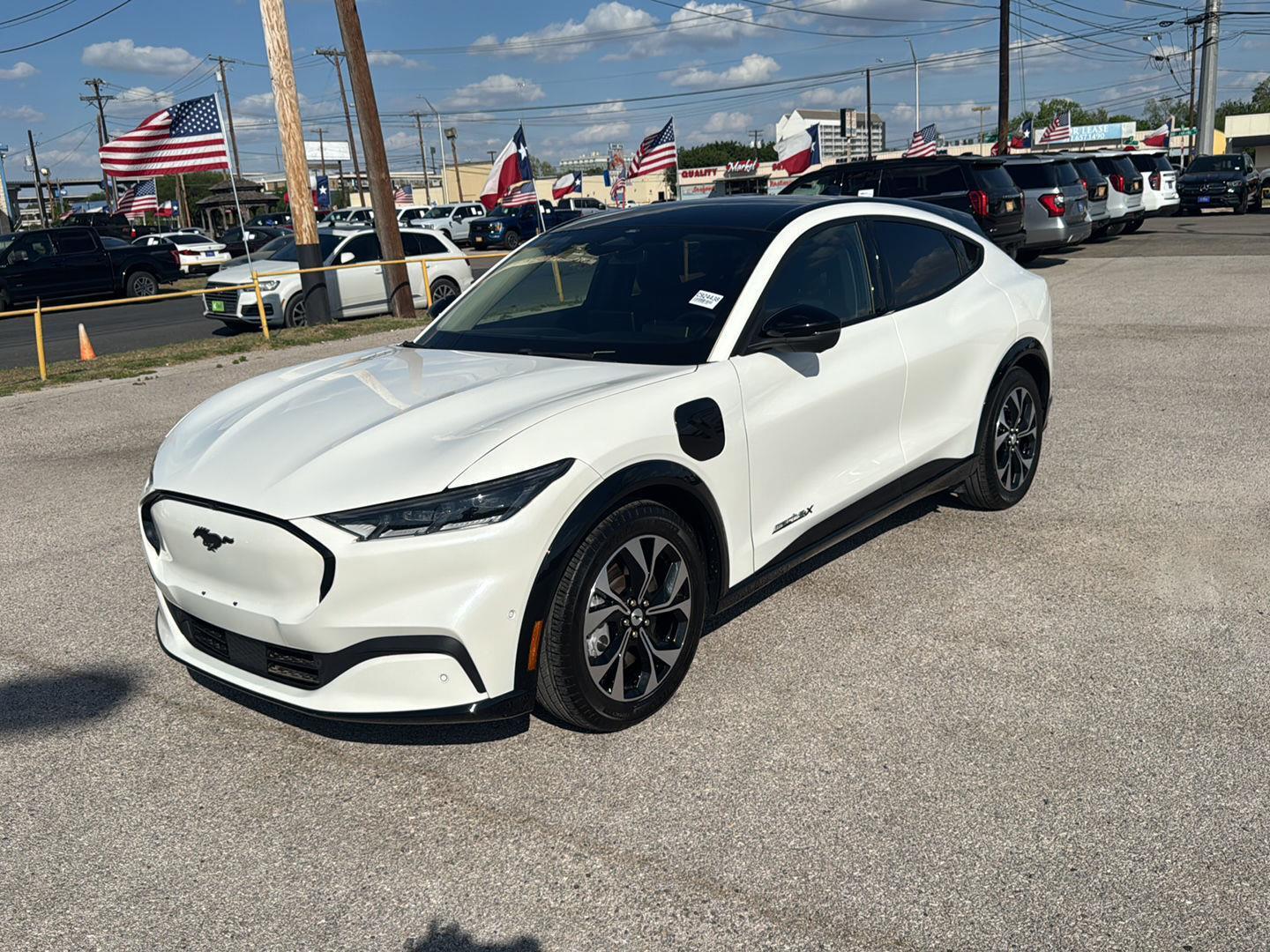 View vehicle photo 3