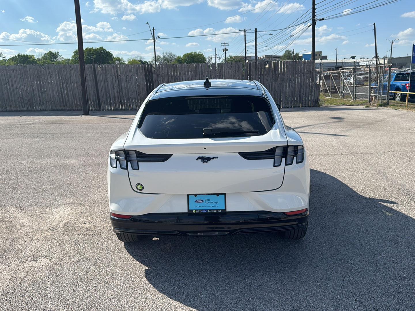 View vehicle photo 6