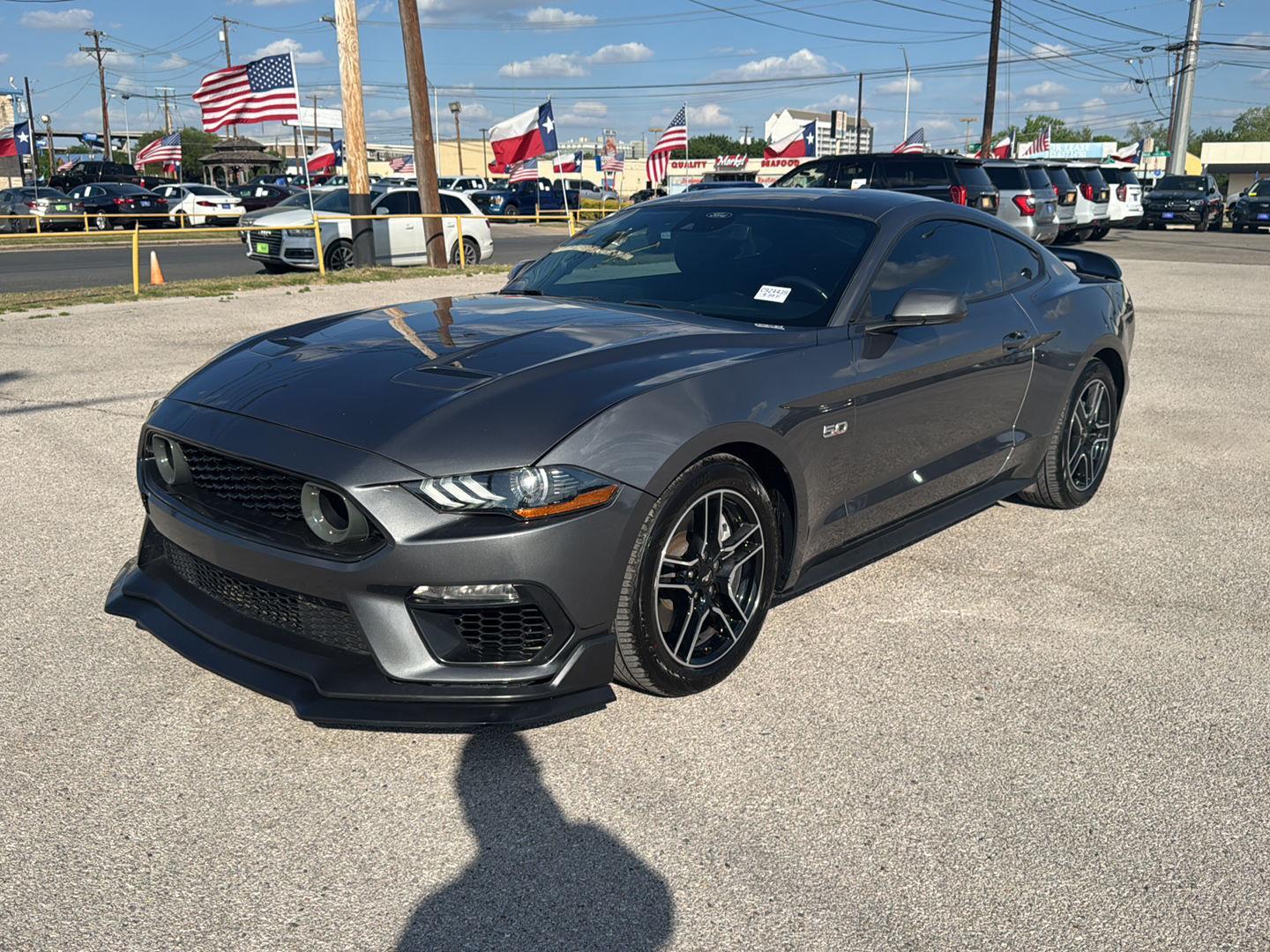 View vehicle photo 3