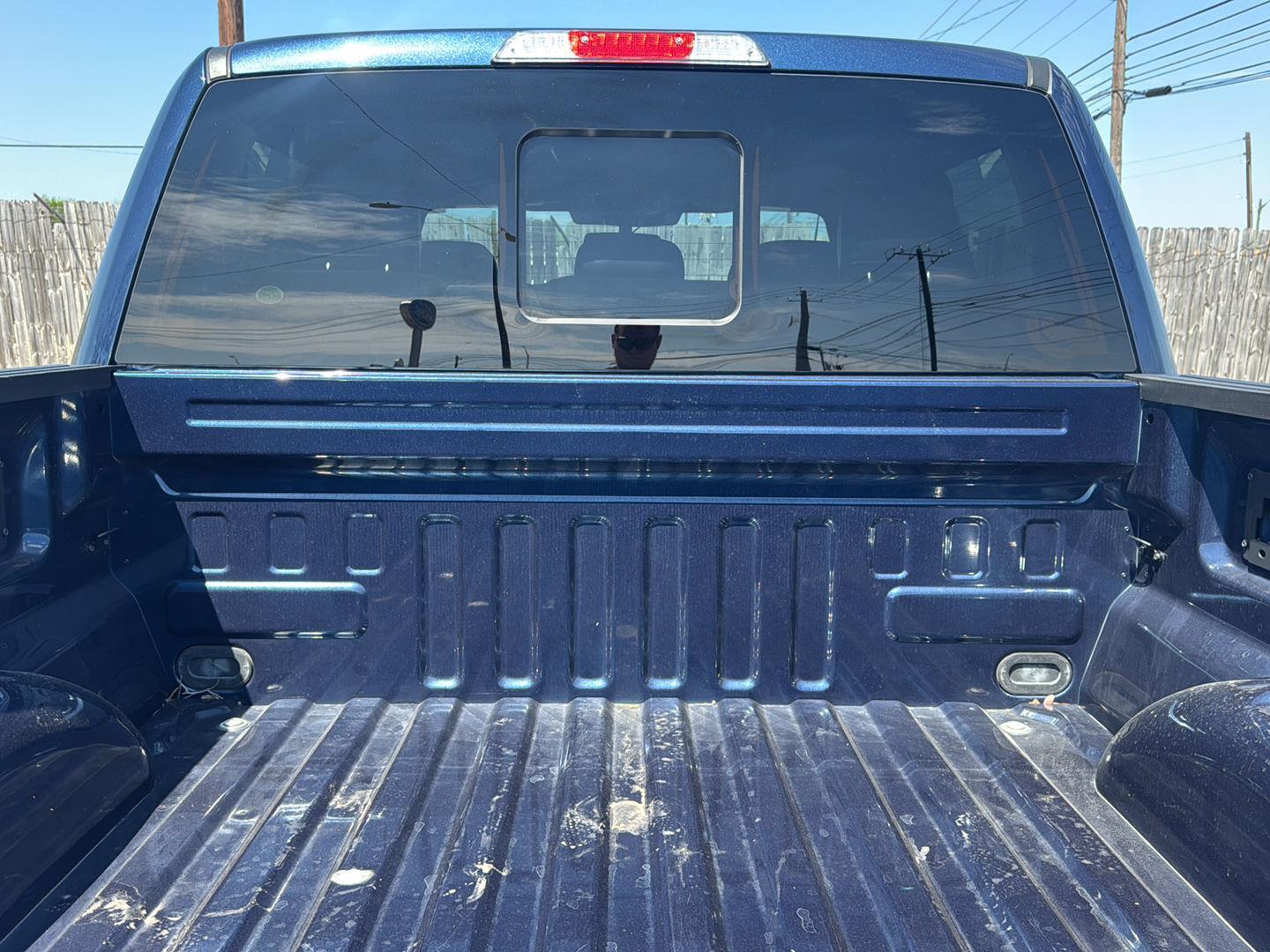 View vehicle photo 7