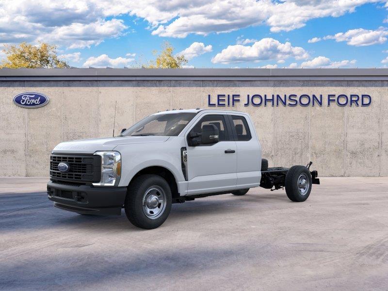 Oxford White 2026 Ford F-350 Super Duty Chassis Pickup Truck 4X2 Automatic
