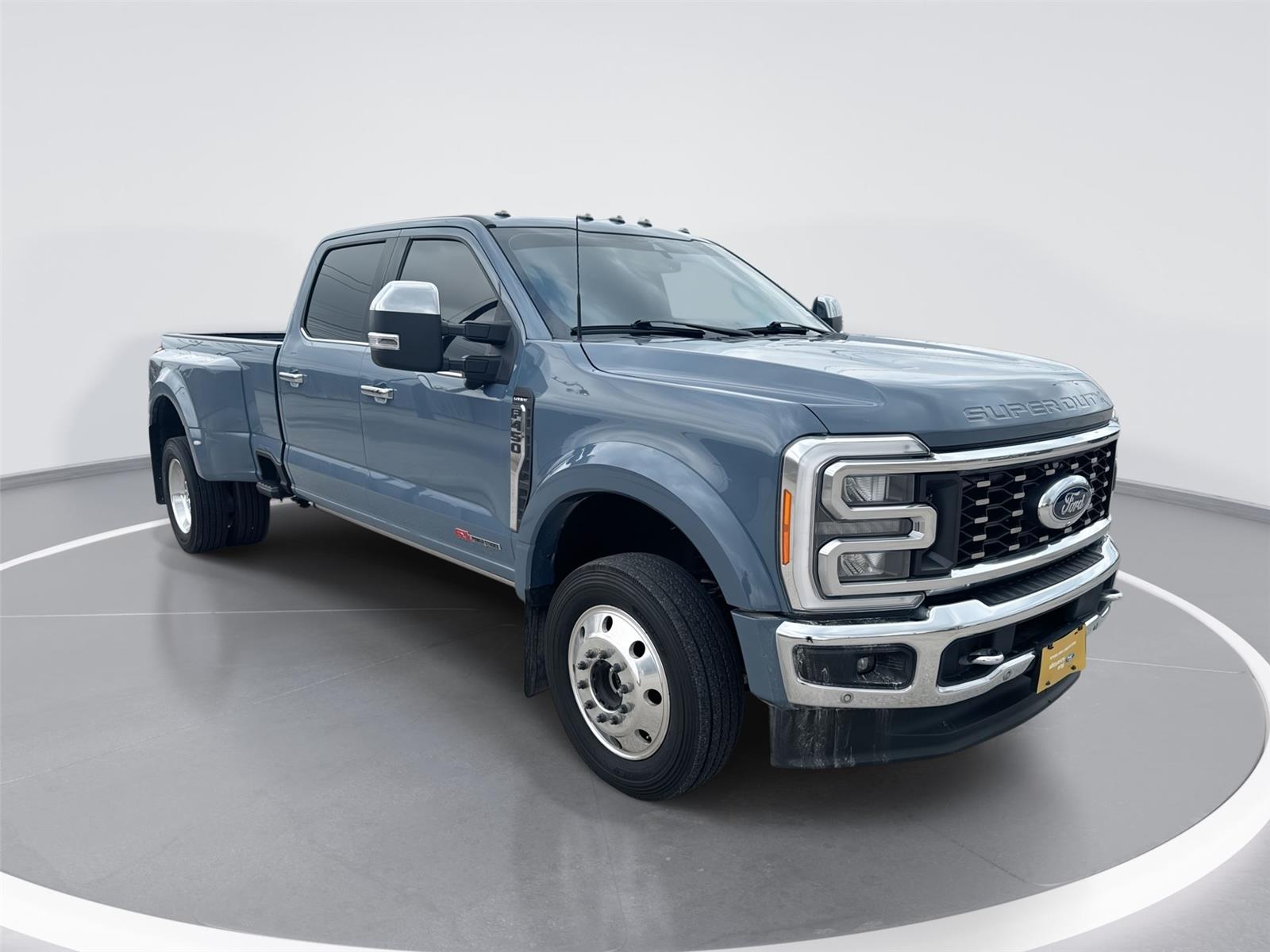 2023 Ford F-450 Super Duty Lariat Crew Cab LB DRW 4WD
