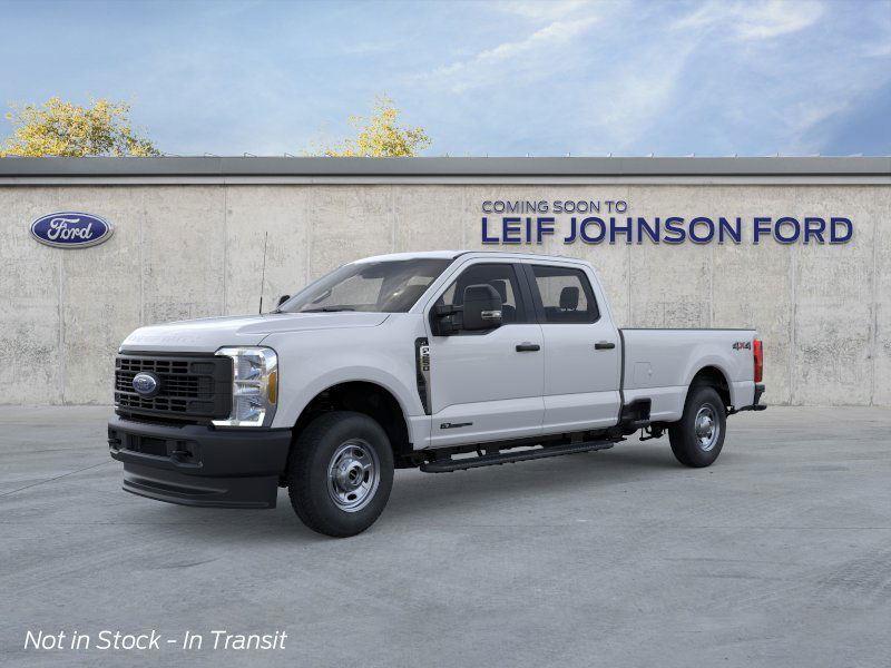 Oxford White 2026 Ford F-250 Super Duty XL Crew Cab 4WD Pickup Truck Four-Wheel Drive Automatic
