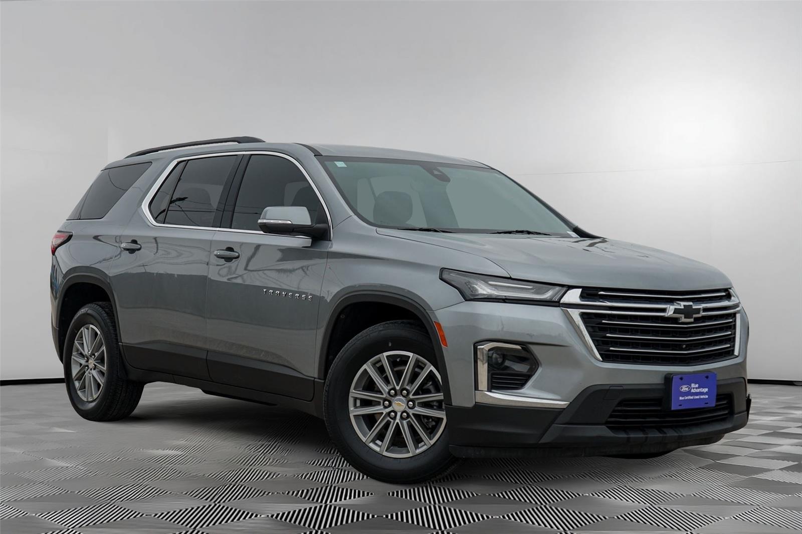 Sterling Gray Metallic 2023 Chevrolet Traverse LT Cloth AWD SUV / Crossover Four-Wheel Drive 9-Speed Automatic