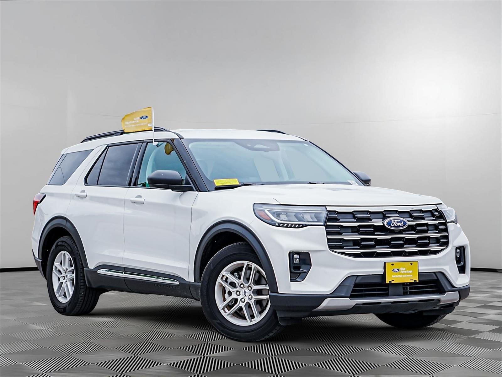 Star White Metallic Tri-Coat 2025 Ford Explorer Active RWD SUV / Crossover Rear-Wheel Drive Automatic