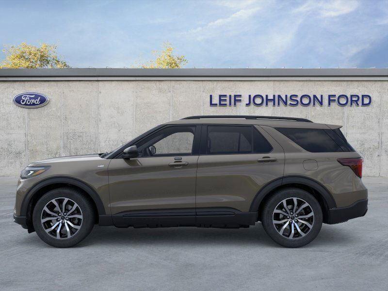 View vehicle photo 3
