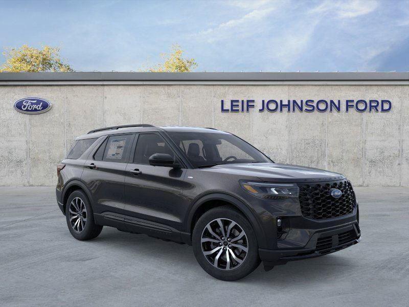 View vehicle photo 7