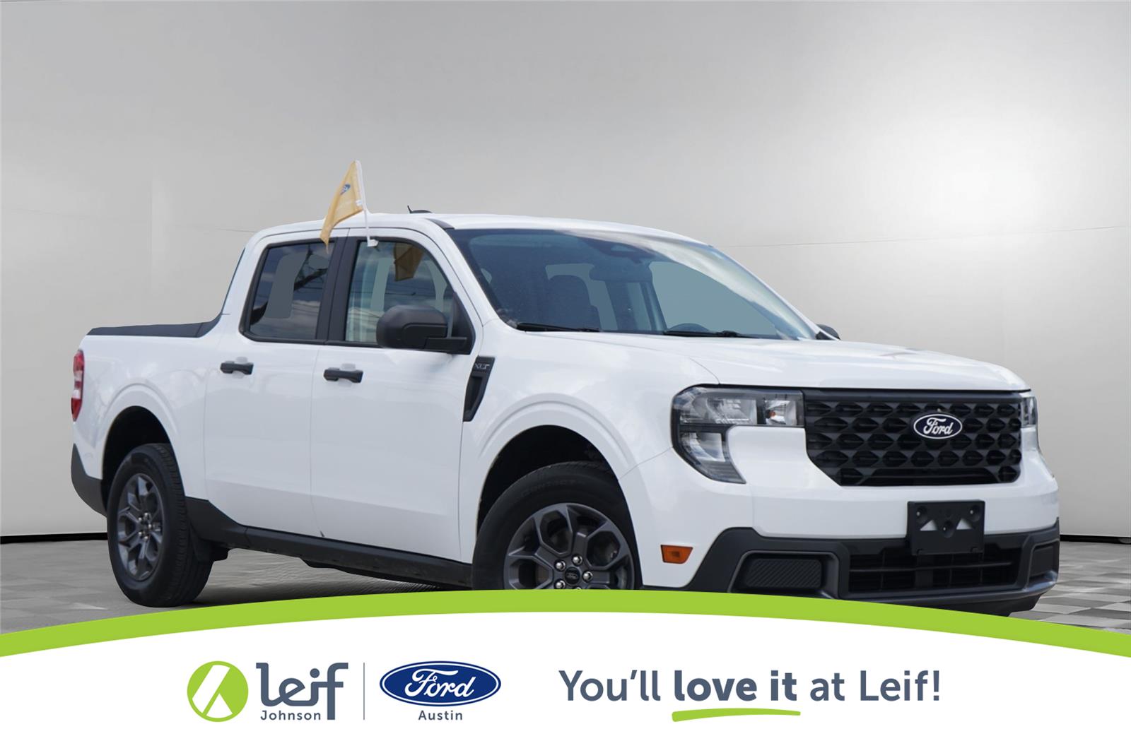 Oxford White 2025 Ford Maverick XLT SuperCrew AWD Pickup Truck All-Wheel Drive 1-Speed Dual Clutch