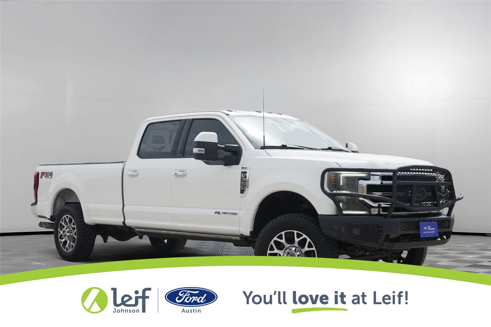 Star White Metallic Tri-Coat 2022 Ford F-350 Super Duty Lariat Crew Cab 4WD Pickup Truck Four-Wheel Drive Automatic
