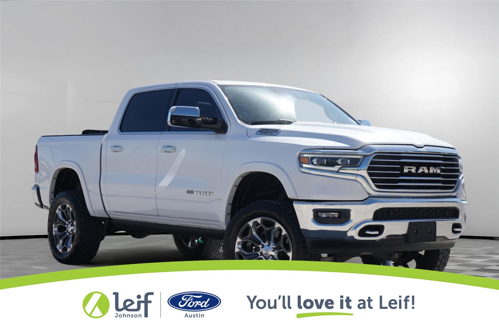 Ivory White Tri-Coat Pearlcoat 2019 RAM 1500 Pickup Truck 4X2 8-Speed Automatic