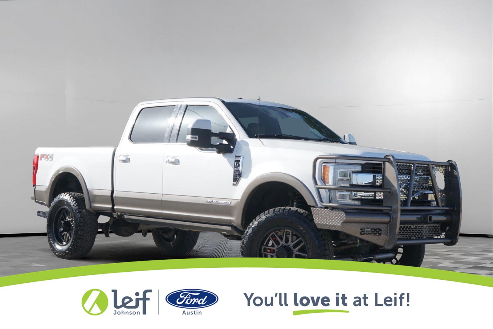 White Platinum Metallic Tri-Coat/Stone Gray 2018 Ford F-250 Super Duty Pickup Truck Four-Wheel Drive 6-Speed Automatic