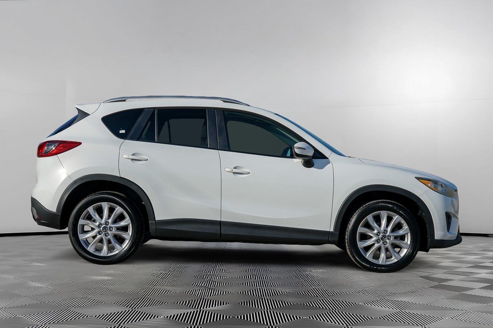 View vehicle photo 4
