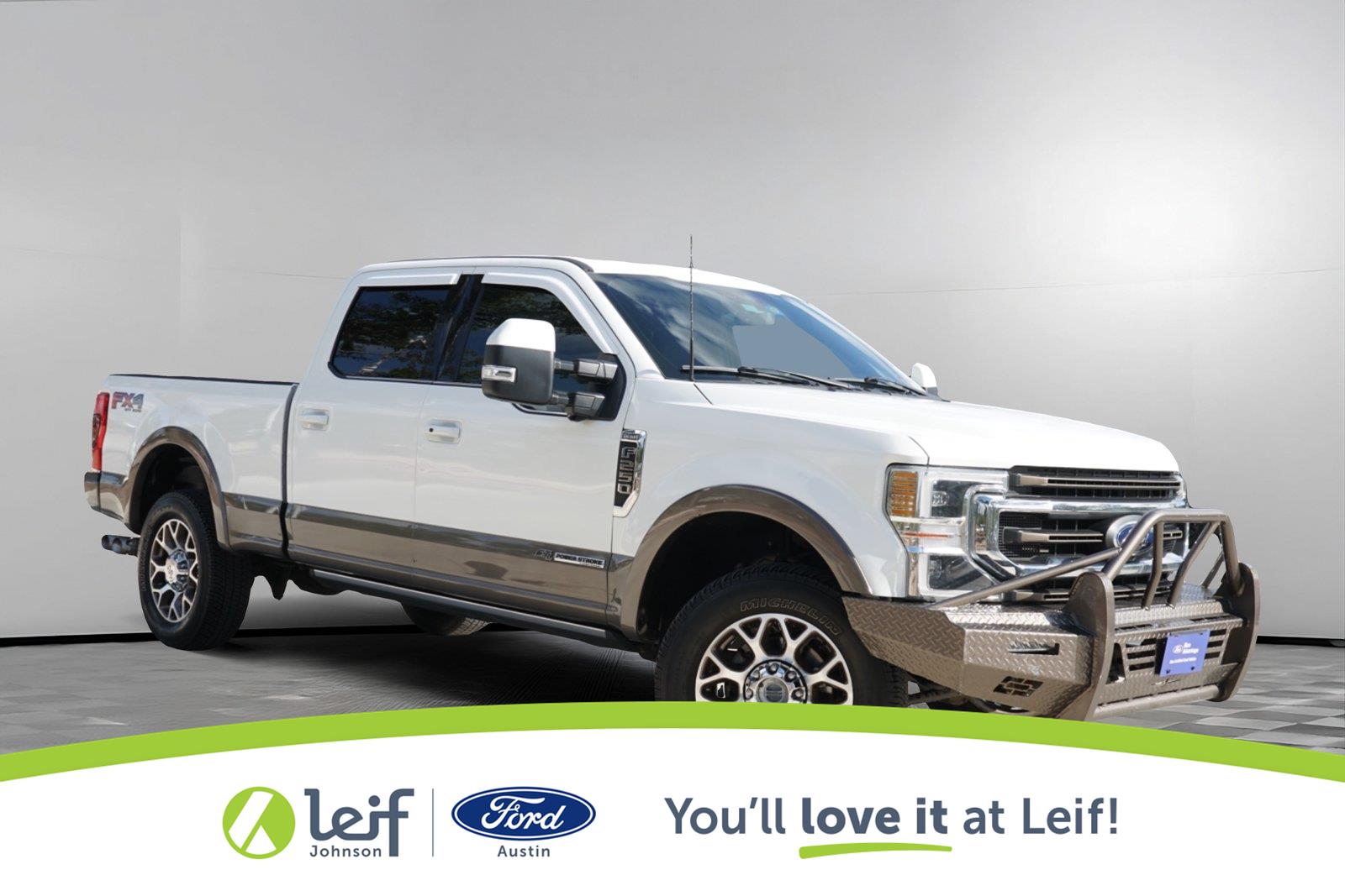 Star White Metallic Tri-Coat/Stone Gray 2022 Ford F-250 Super Duty Pickup Truck Four-Wheel Drive Automatic