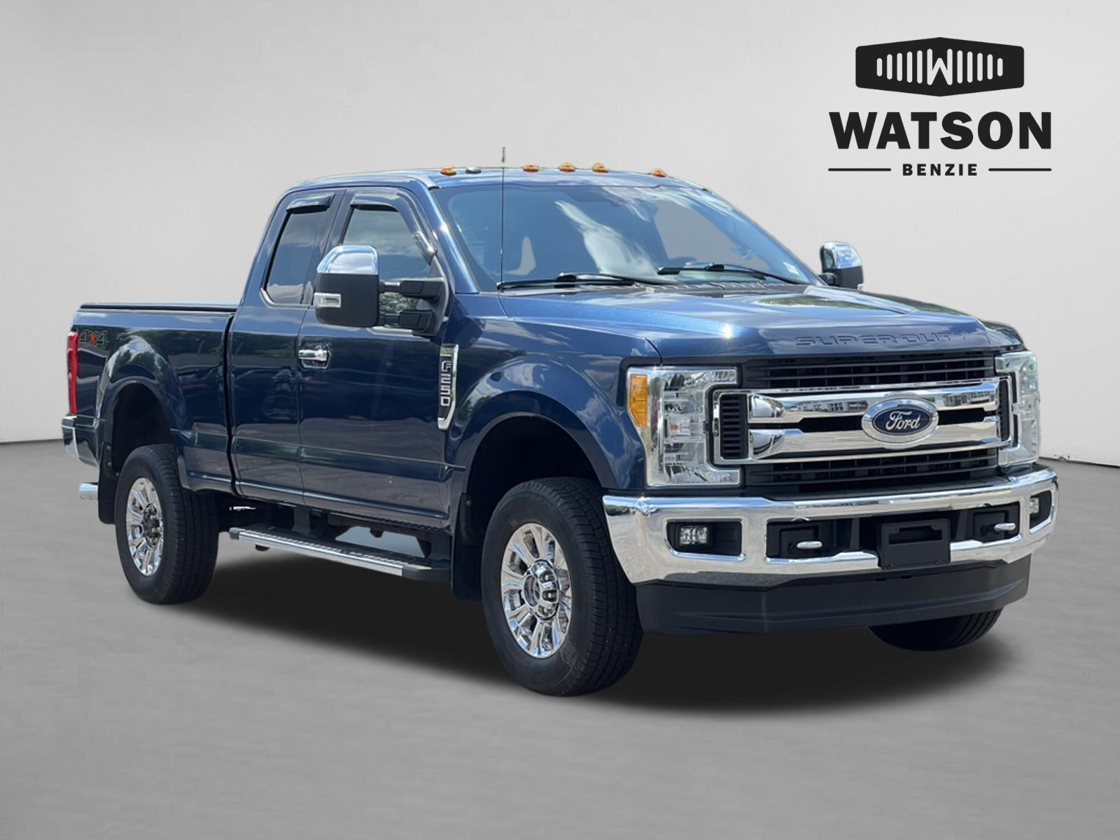 2017 Ford F-250 Super Duty Pickup Truck Four-Wheel Drive 6-Speed Automatic