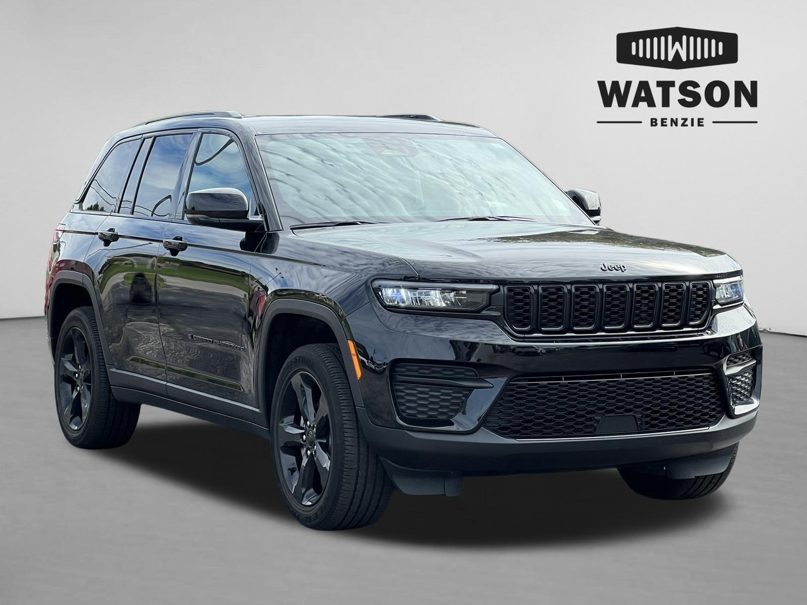 Diamond Black Crystal Pearlcoat 2024 Jeep Grand Cherokee SUV / Crossover Four-Wheel Drive 8-Speed Automatic