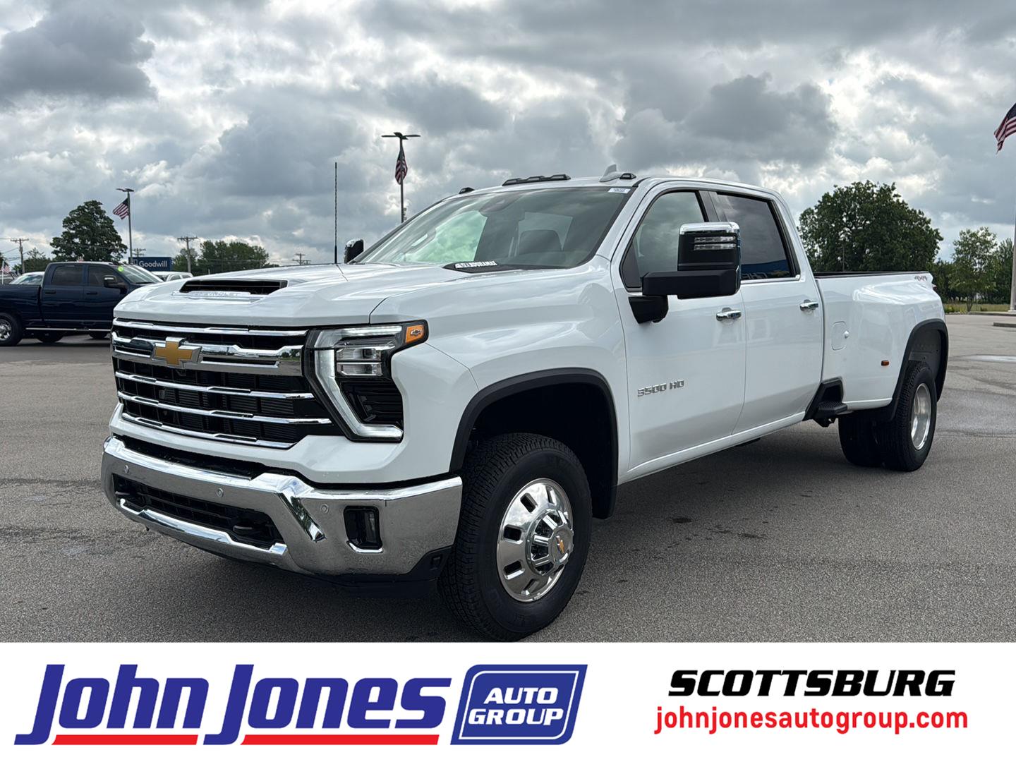 Summit White 2026 Chevrolet Silverado 3500HD LTZ Crew Cab 4WD Pickup Truck Four-Wheel Drive Automatic