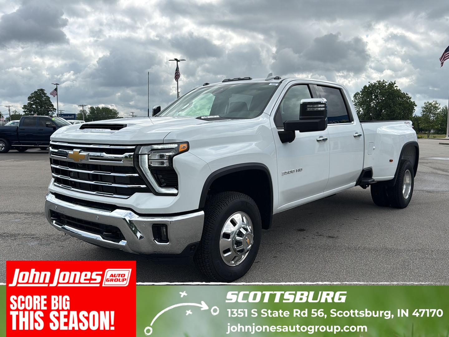 Summit White 2026 Chevrolet Silverado 3500HD Pickup Truck Four-Wheel Drive Automatic