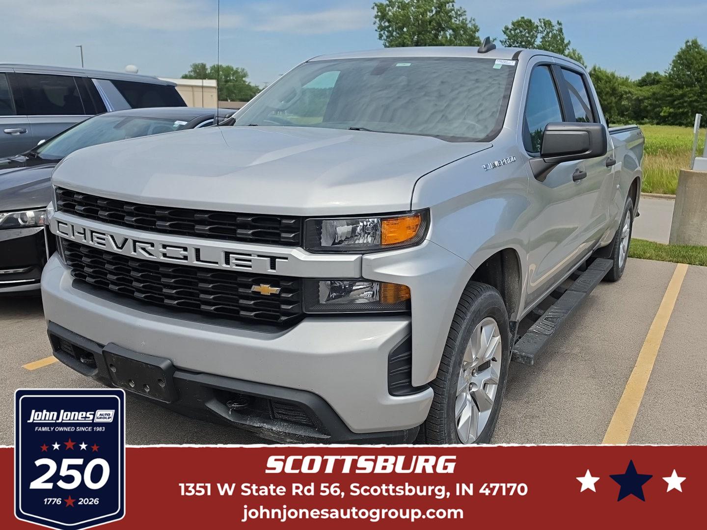 Silver Ice Metallic 2019 Chevrolet Silverado 1500 Custom Crew Cab 4WD Pickup Truck Four-Wheel Drive 6-Speed Automatic