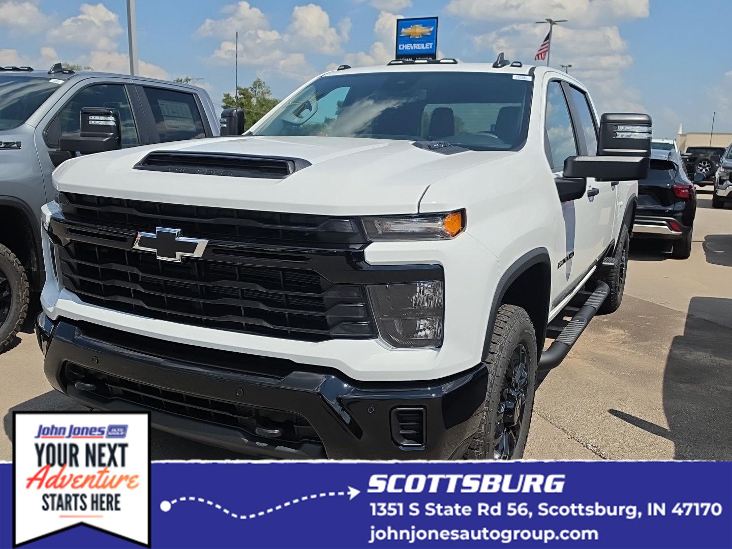 Summit White 2026 Chevrolet Silverado 2500HD Pickup Truck Four-Wheel Drive Automatic