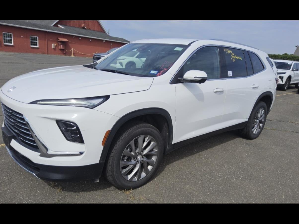 White 2026 Buick Enclave SUV / Crossover Front-Wheel Drive 8-Speed Automatic