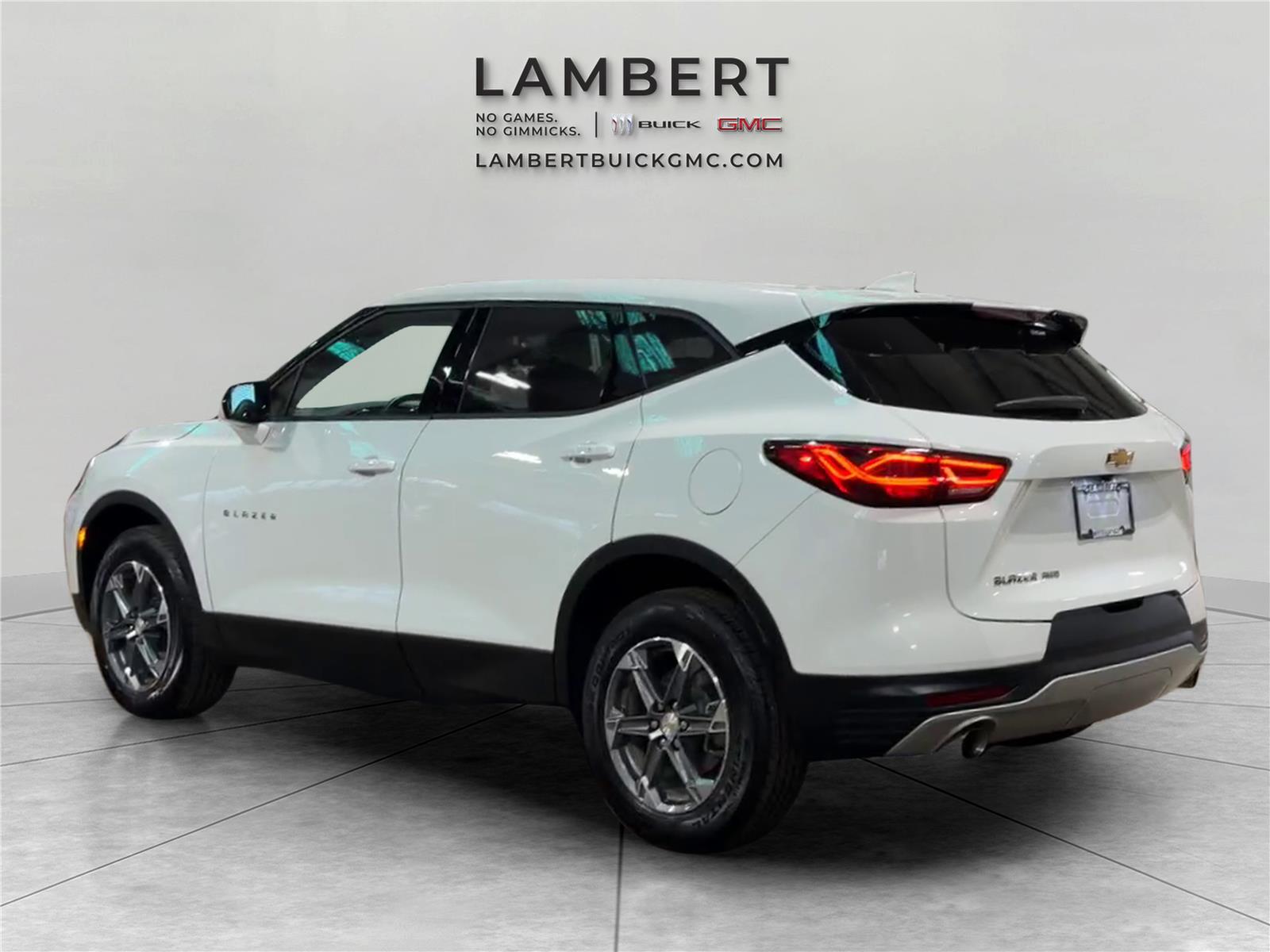 View vehicle photo 3