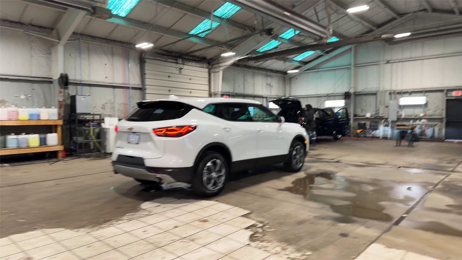 View vehicle photo 5