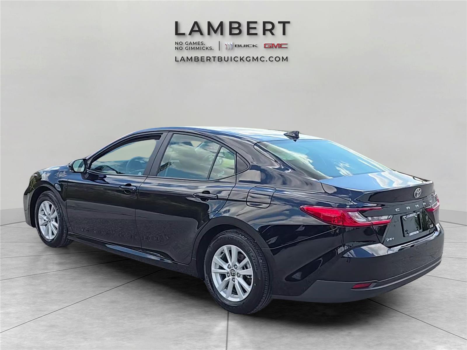 View vehicle photo 3