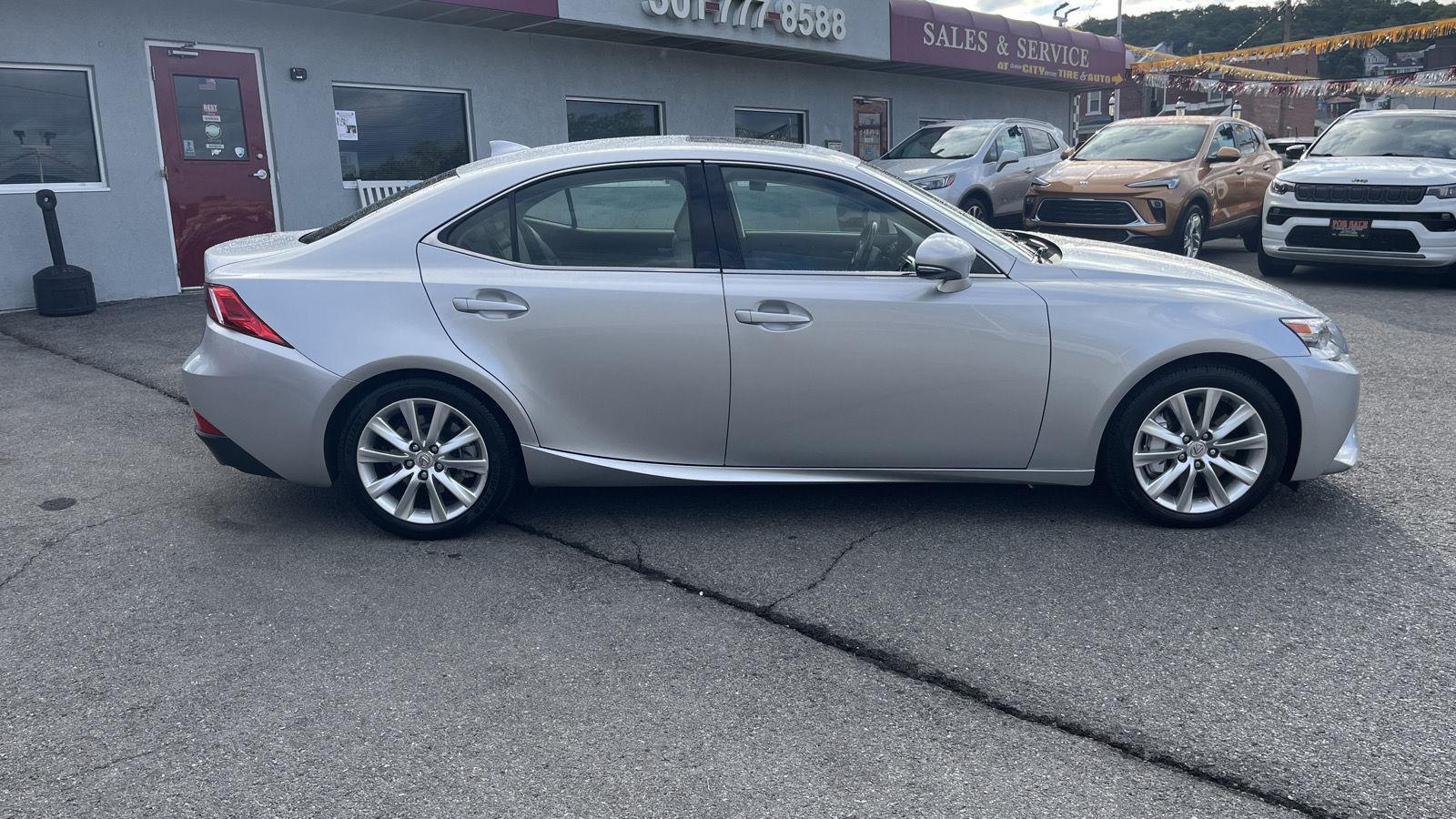 2016 Lexus IS