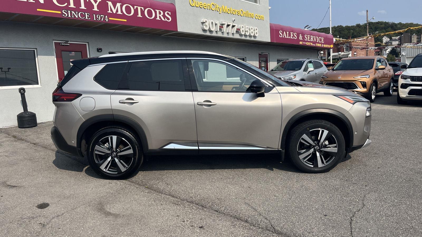 2023 Nissan Rogue Platinum's photo