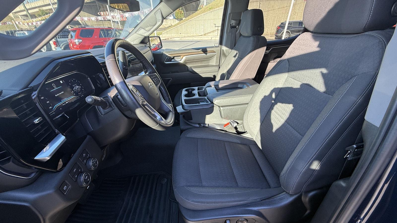 2022 Chevrolet Silverado 1500 RST - Photo 13