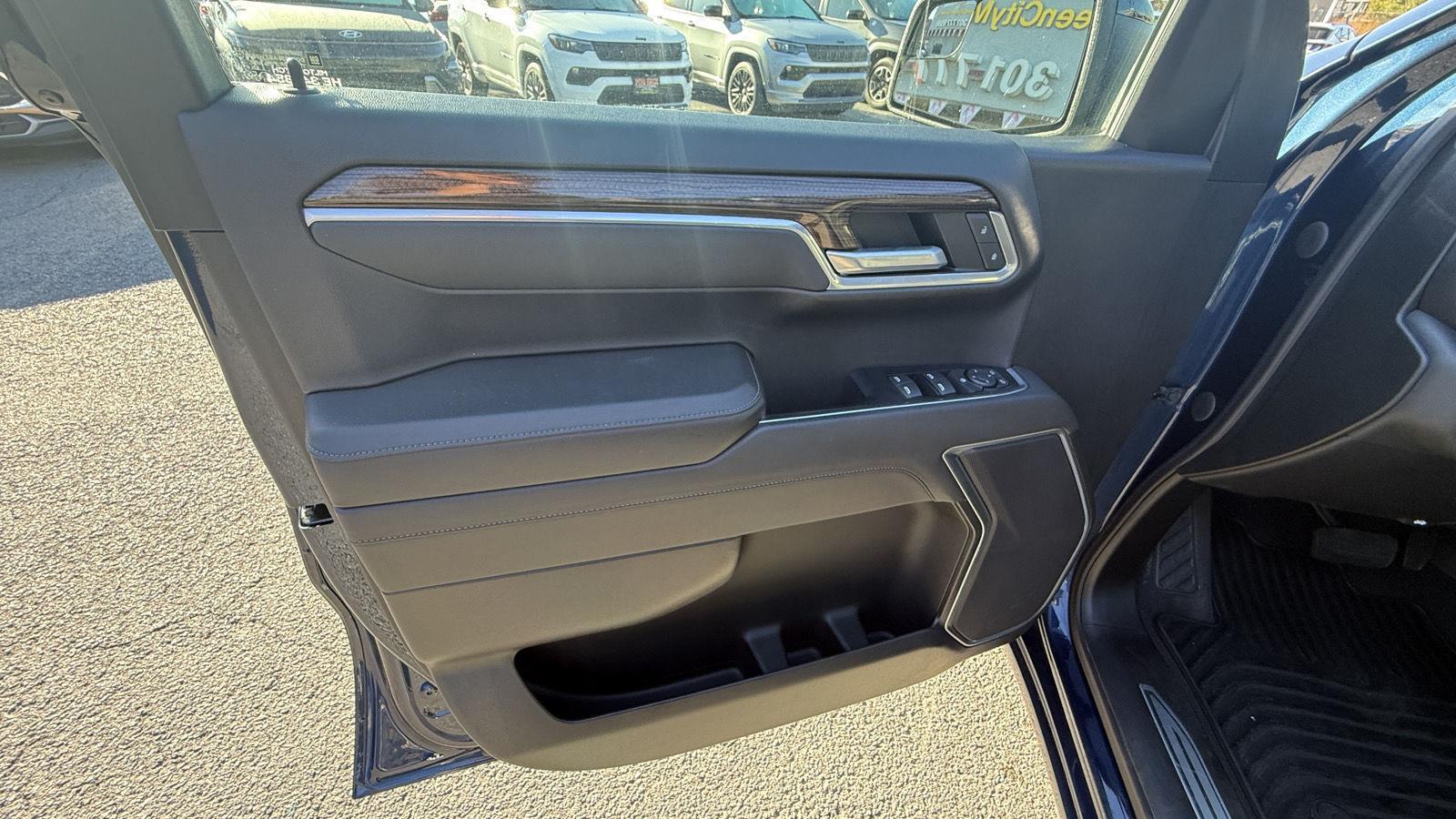 2022 Chevrolet Silverado 1500 RST - Photo 17