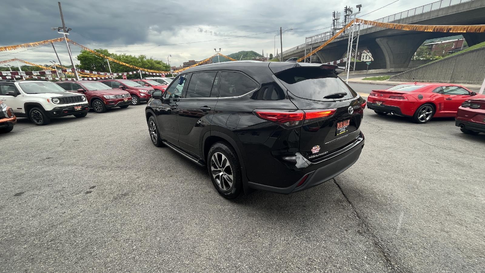 2021 Toyota Highlander XLE Queen City Motors
