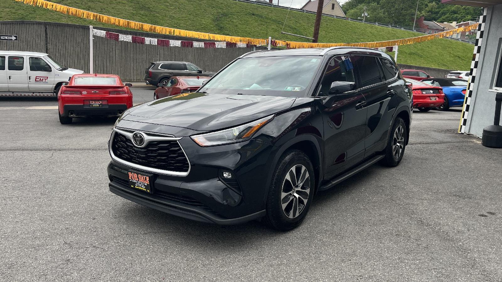 2021 Toyota Highlander XLE Queen City Motors