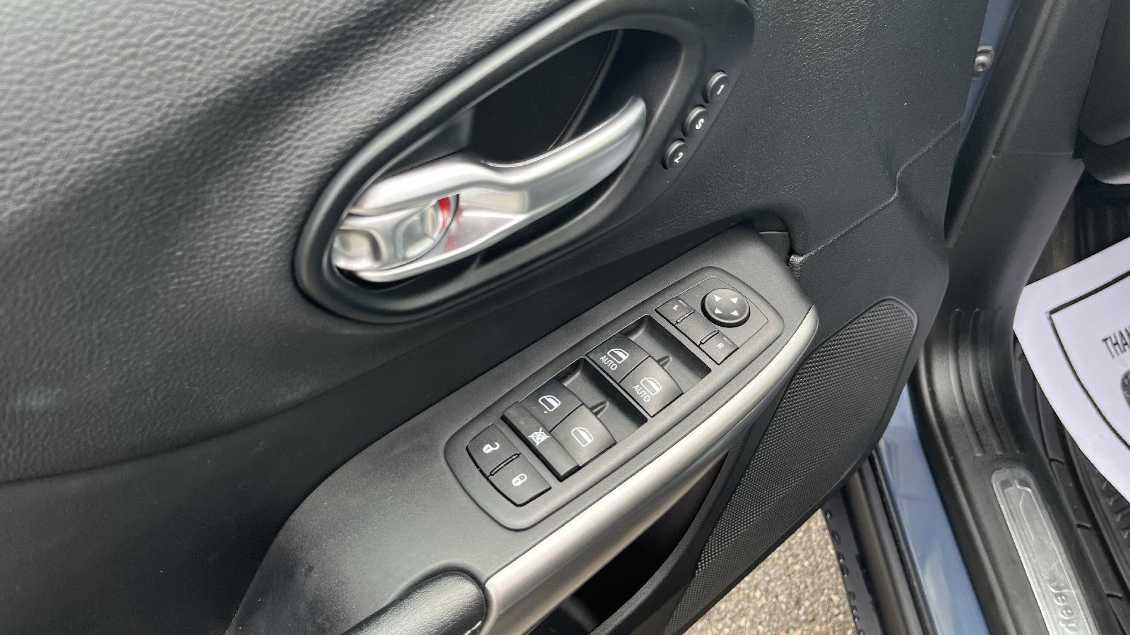 2021 Jeep Cherokee Limited Queen City Motors