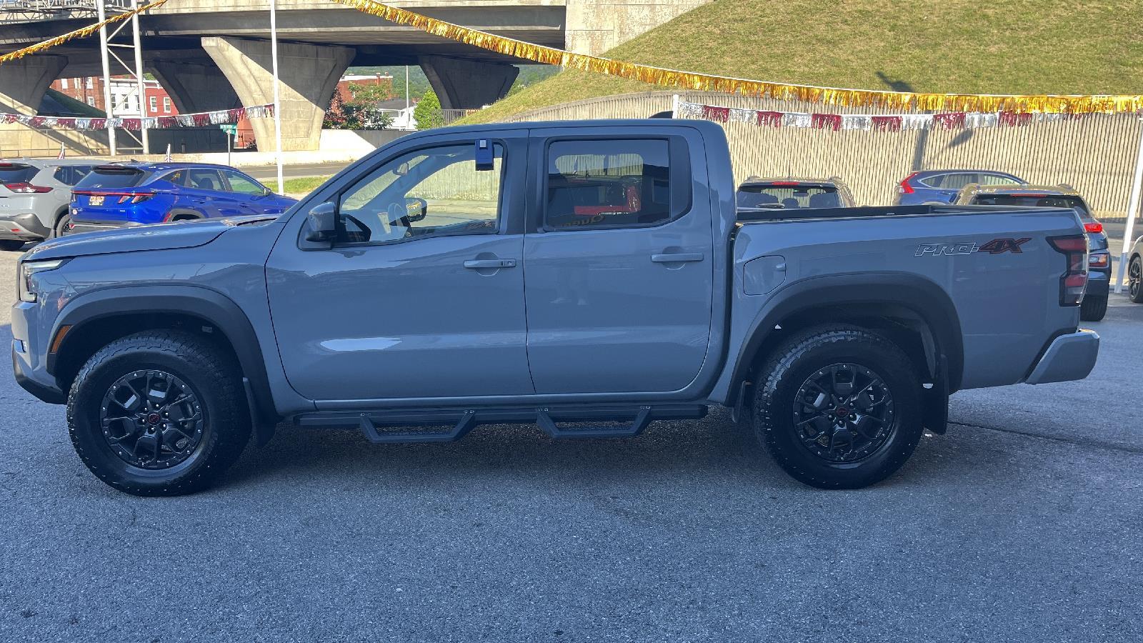 2022 Nissan Frontier PRO4X Queen City Motors