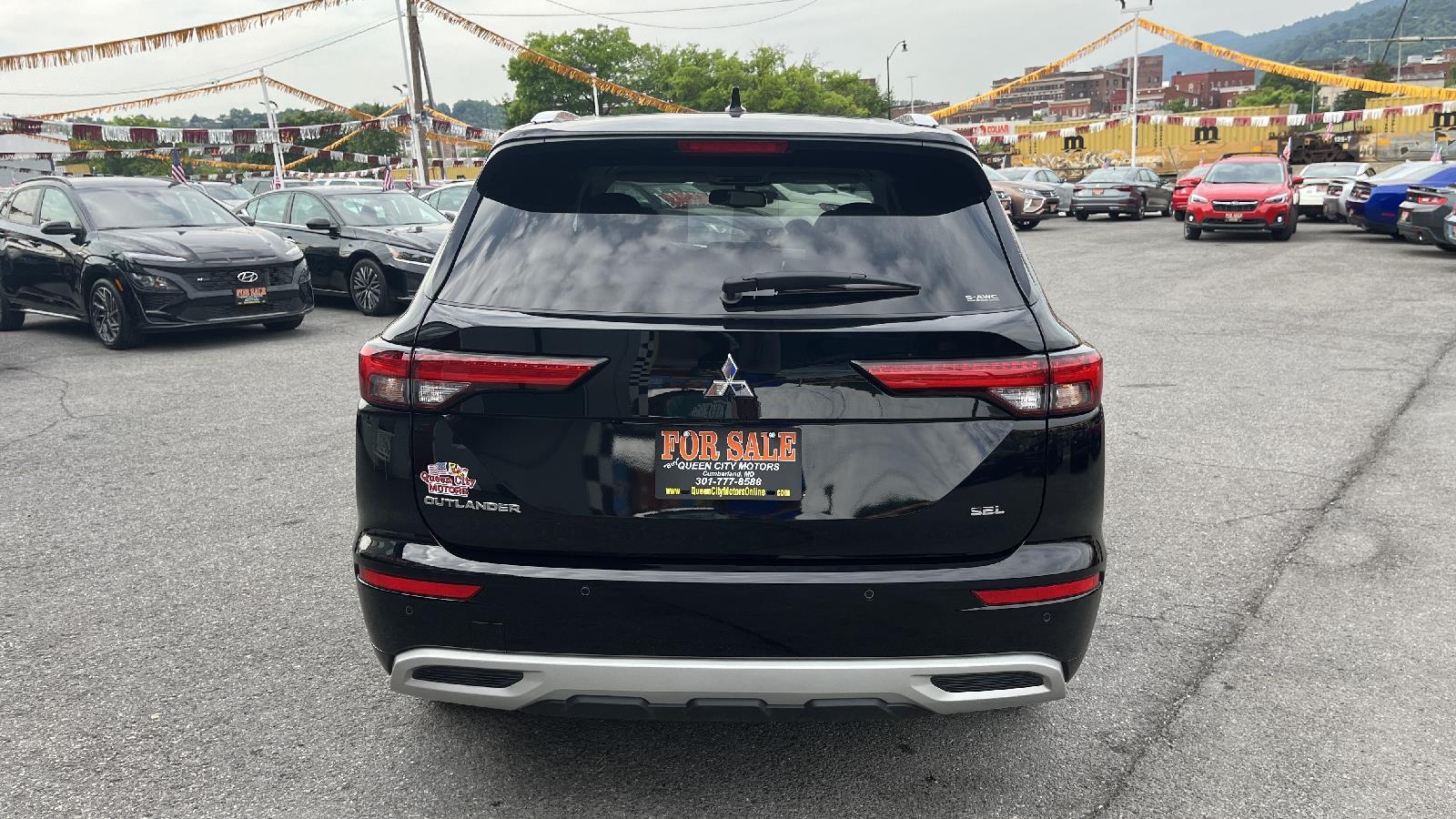 2024 Mitsubishi Outlander SEL Queen City Motors