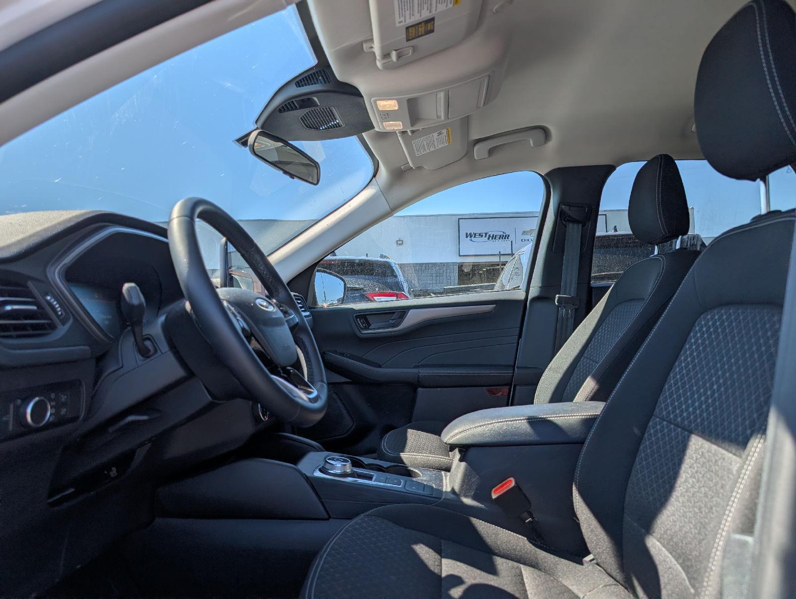 Used 2024 Oxford White Ford Active image 12