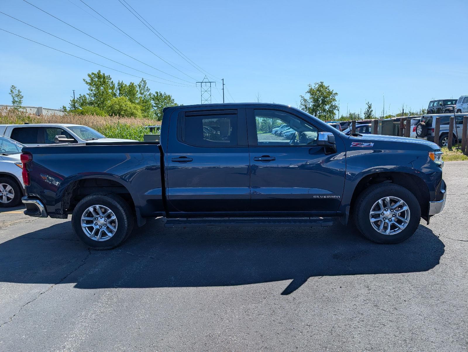 Used 2023 Northsky Blue Metallic Chevrolet LT image 14
