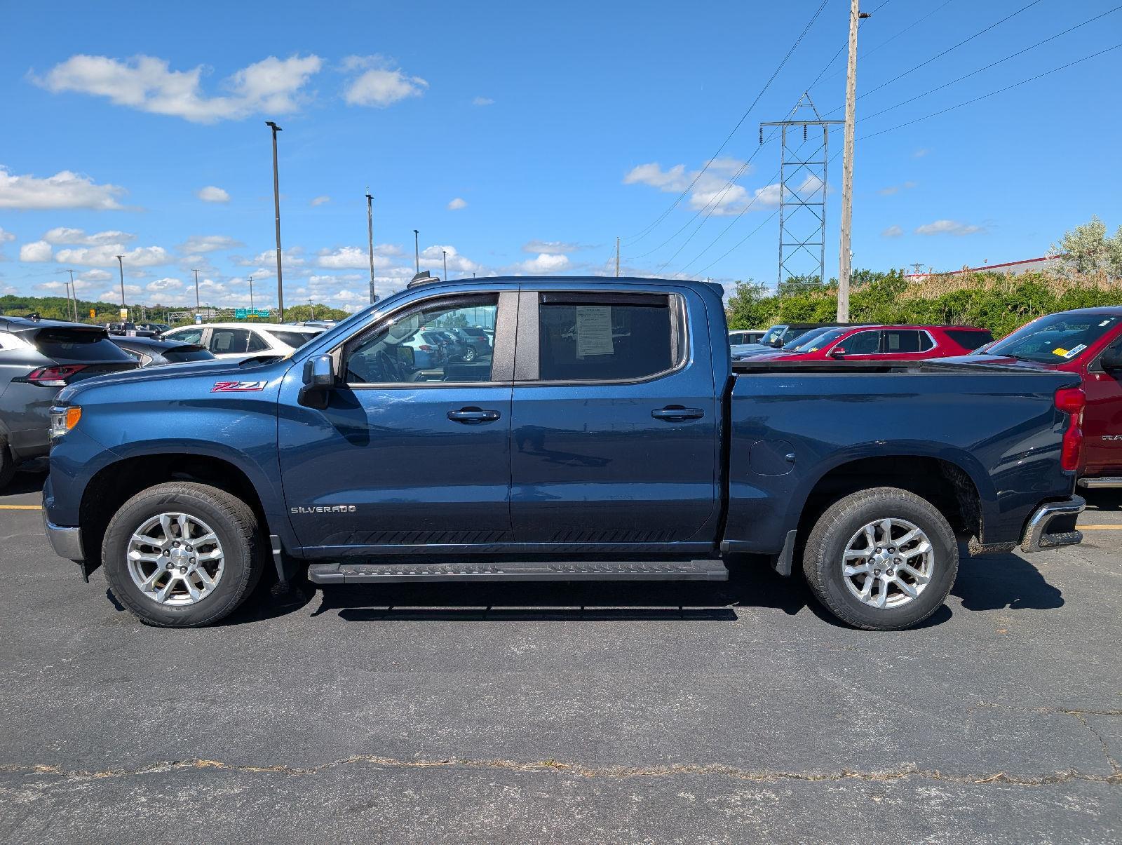 Used 2023 Northsky Blue Metallic Chevrolet LT image 7