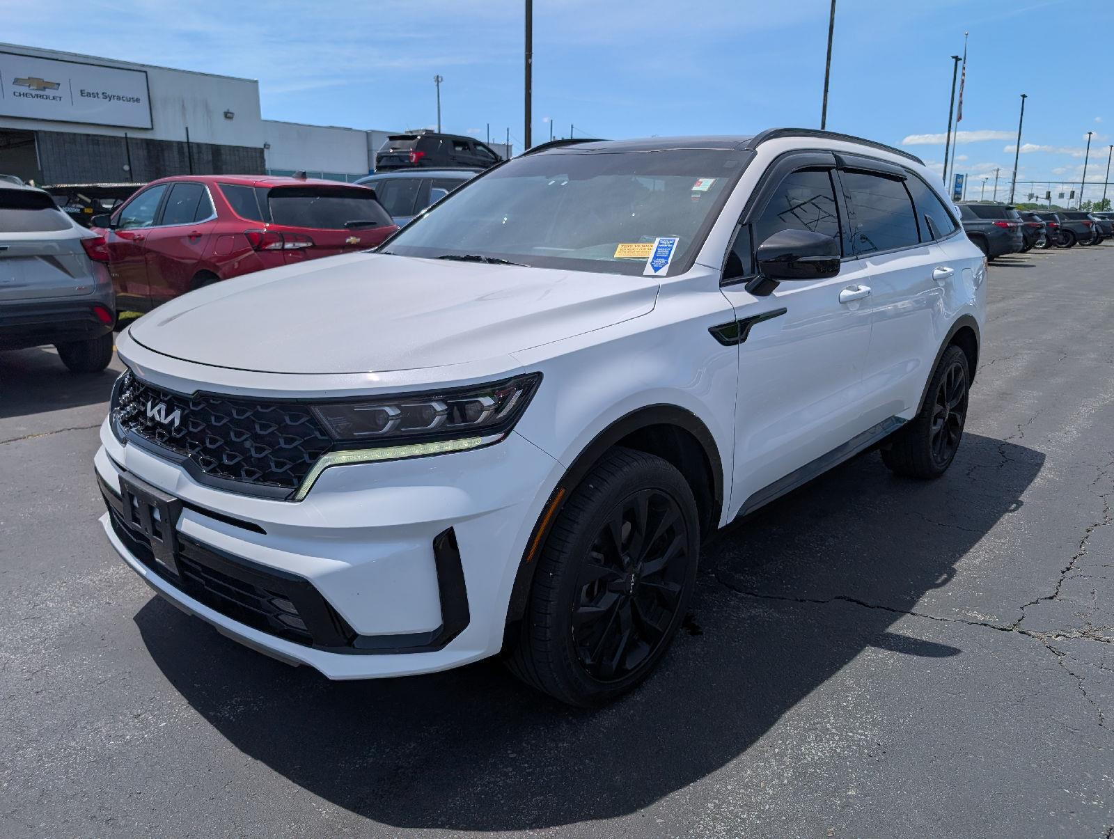Used 2022 Glacial White Pearl Kia SX image 4