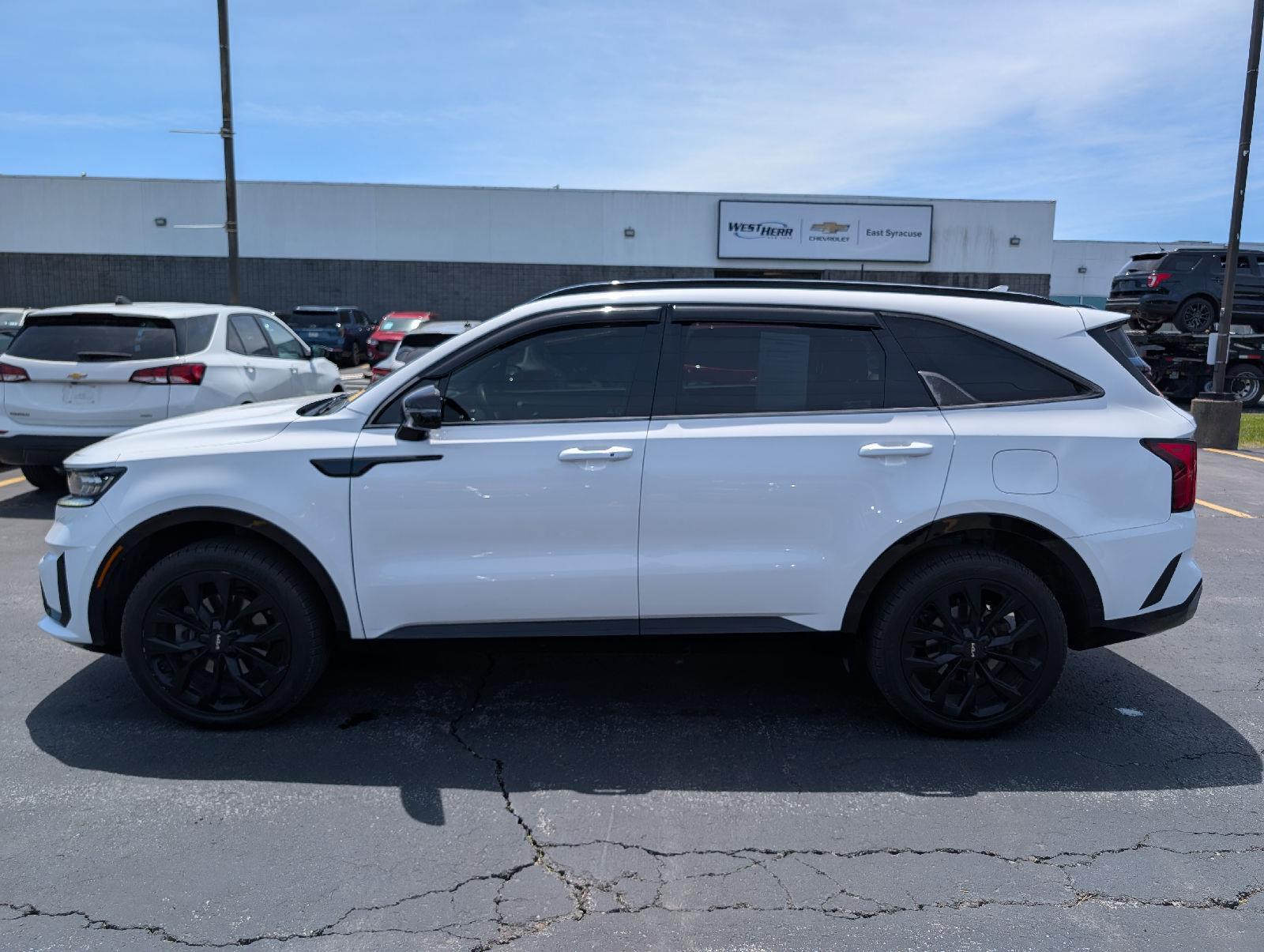 Used 2022 Glacial White Pearl Kia SX image 6