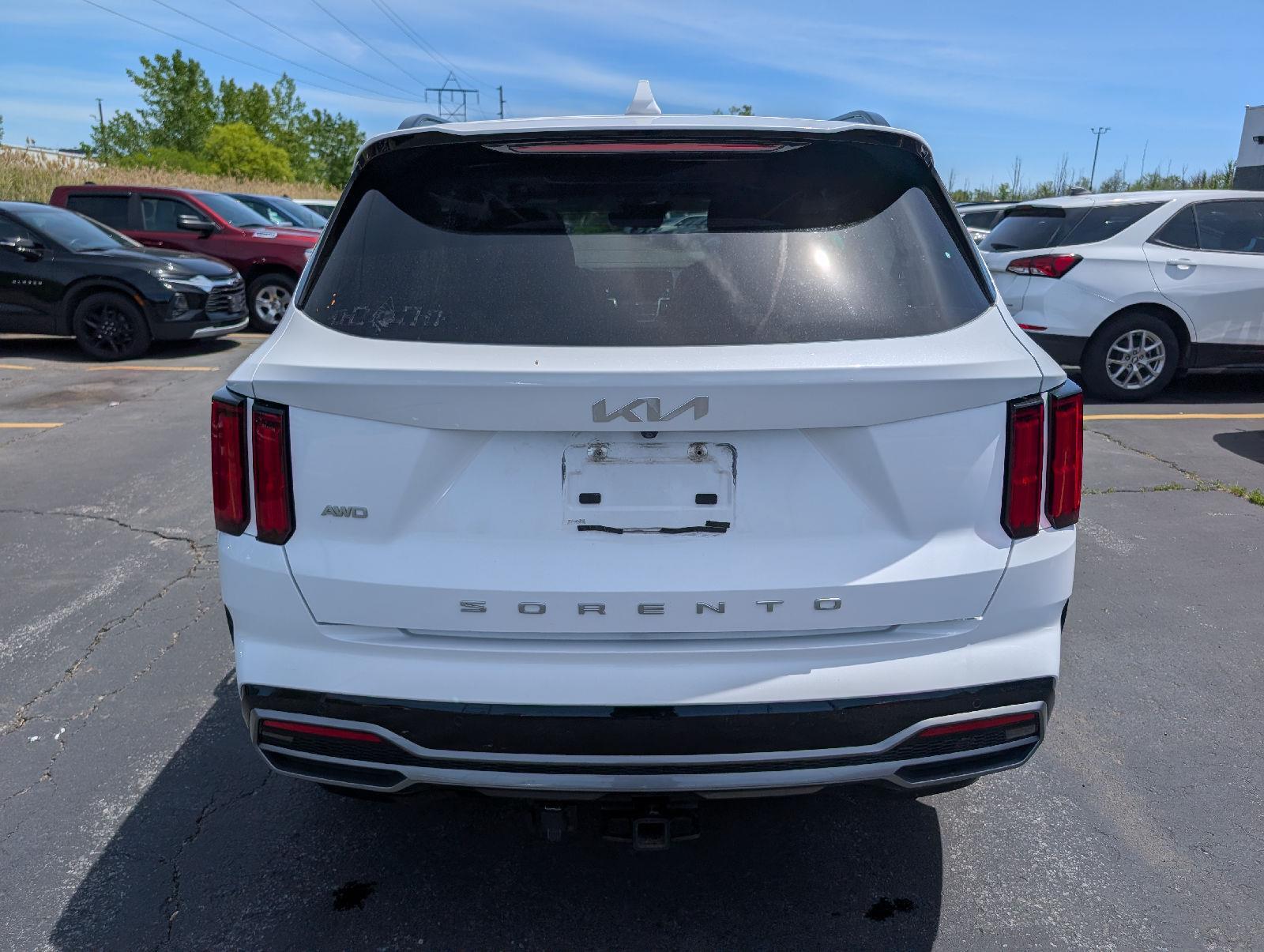 Used 2022 Glacial White Pearl Kia SX image 10