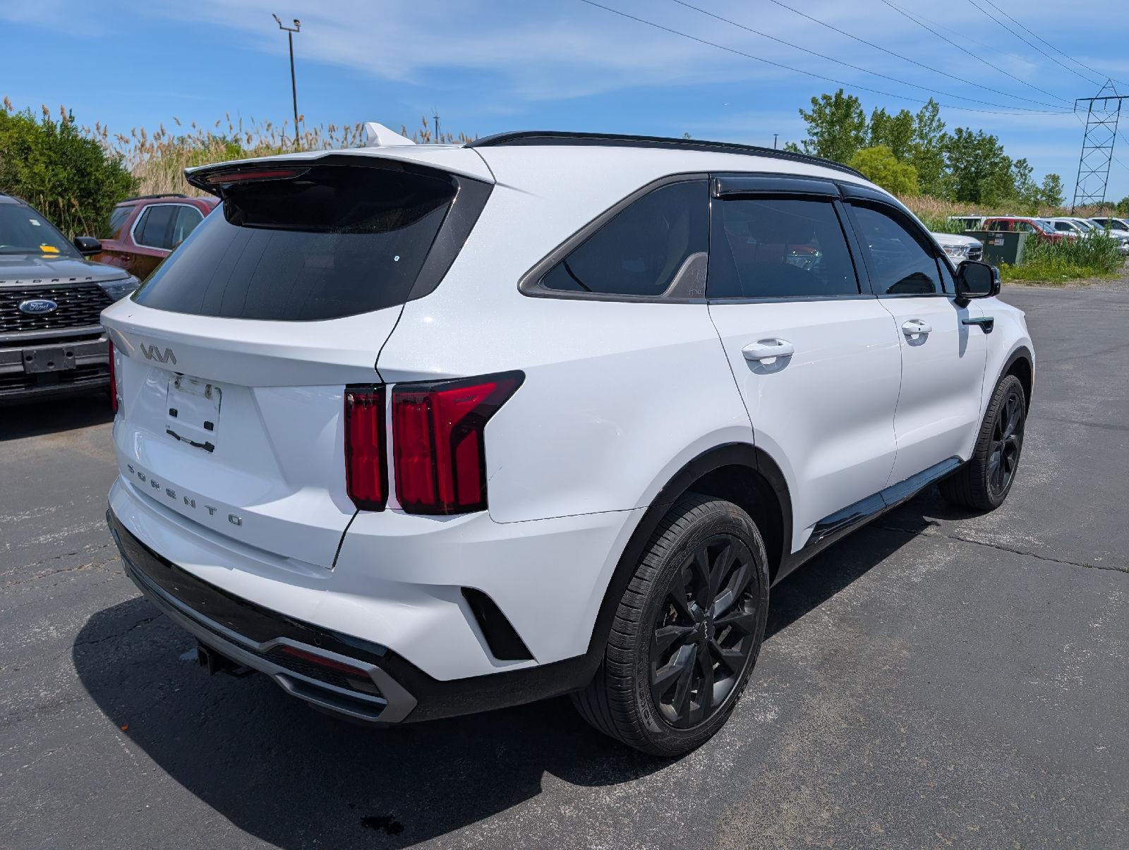 Used 2022 Glacial White Pearl Kia SX image 12