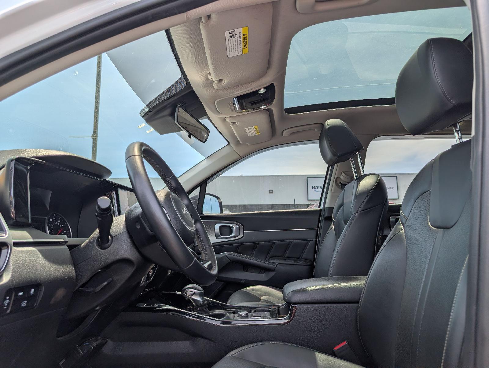 Used 2022 Glacial White Pearl Kia SX image 14