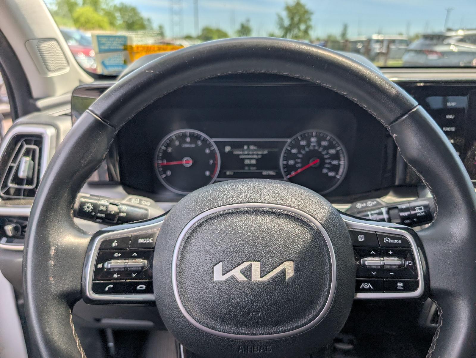 Used 2022 Glacial White Pearl Kia SX image 15