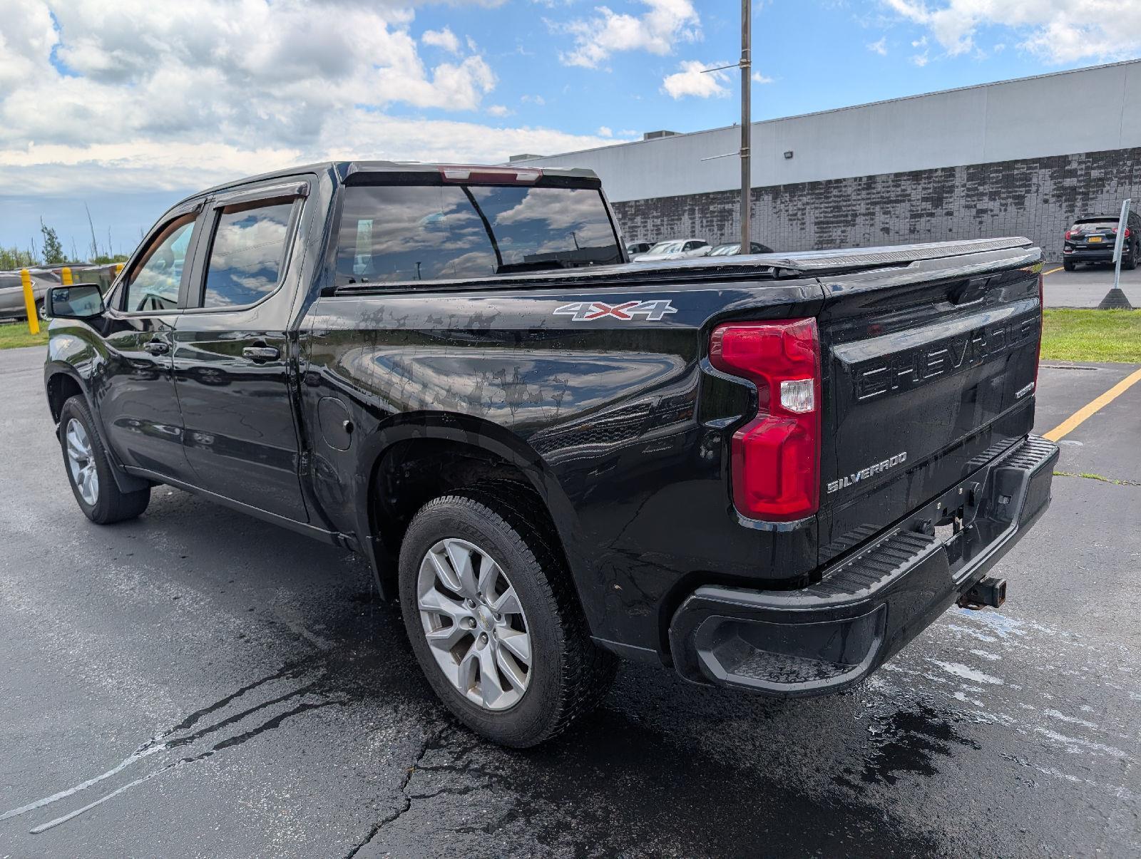 Used 2019 Black Chevrolet Custom image 5