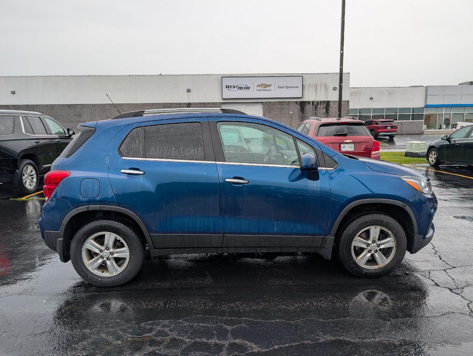 Used 2019 Pacific Blue Metallic Chevrolet LT image 9