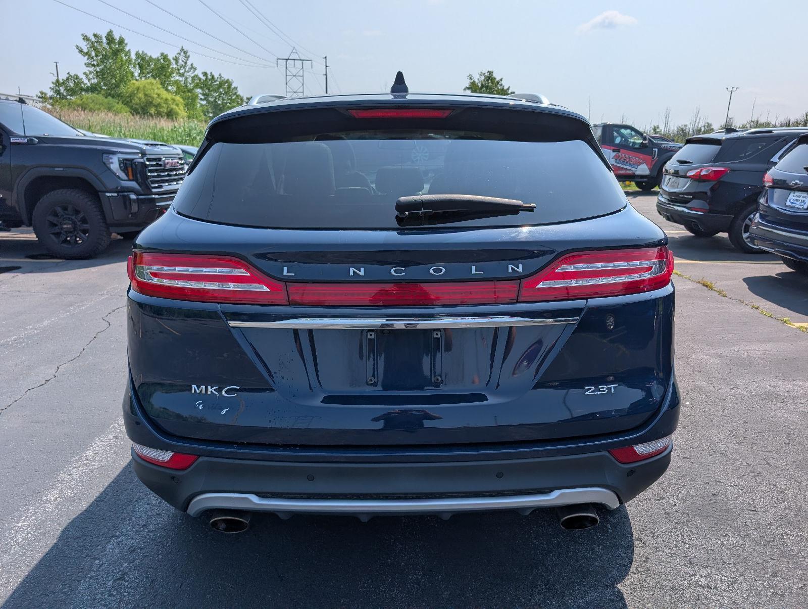Used 2019 Rhapsody Blue Lincoln Reserve image 6