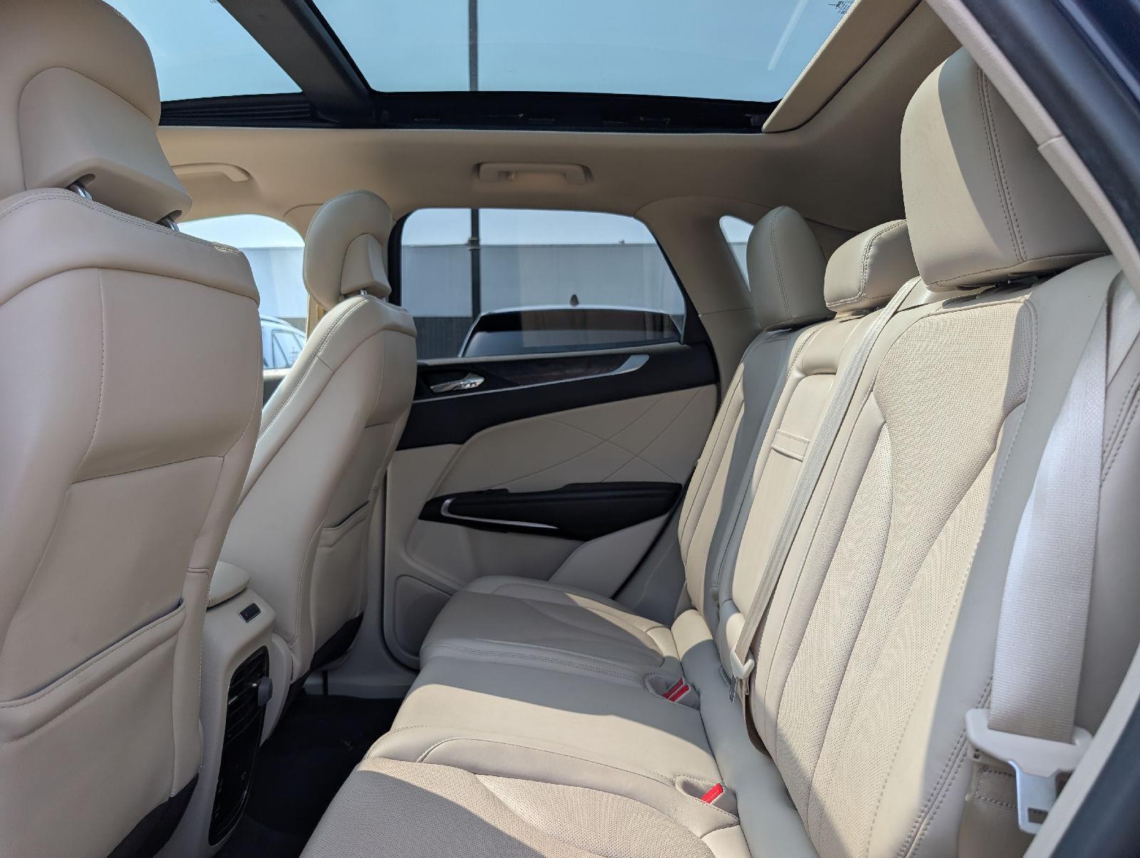 Used 2019 Rhapsody Blue Lincoln Reserve image 9